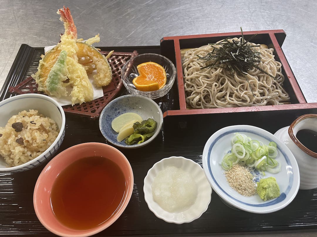天ざるそば又はうどん