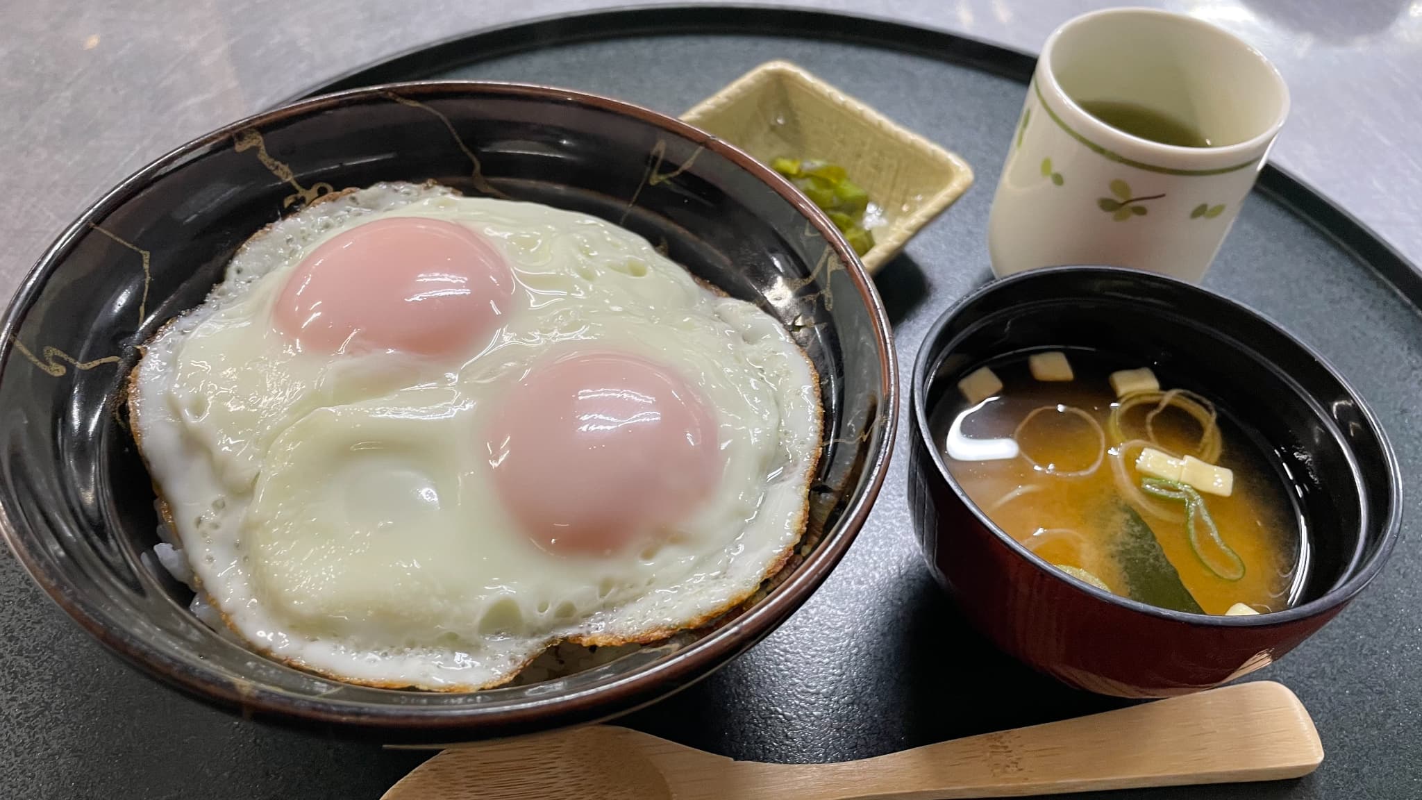 目玉焼き丼