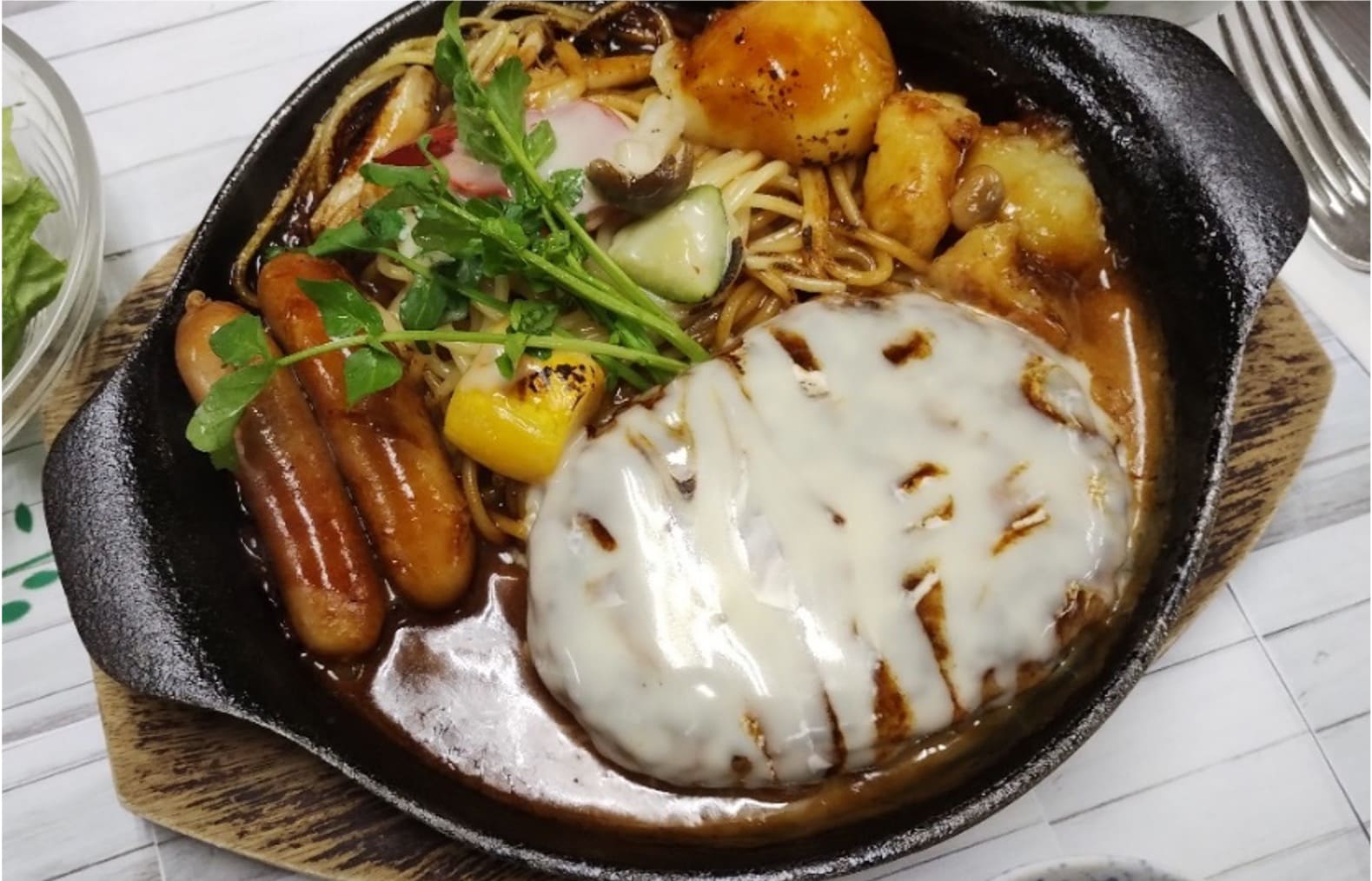 ハンバーグランチ～チーズフォンデュのせ～