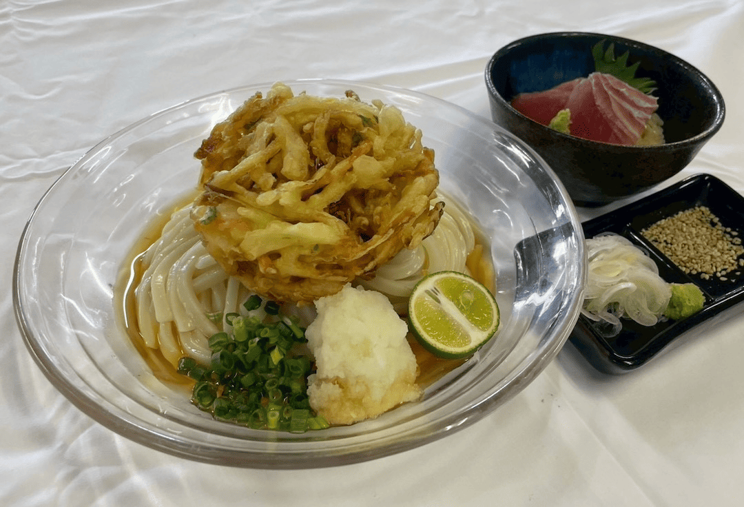 大判かき揚げぶっかけうどん