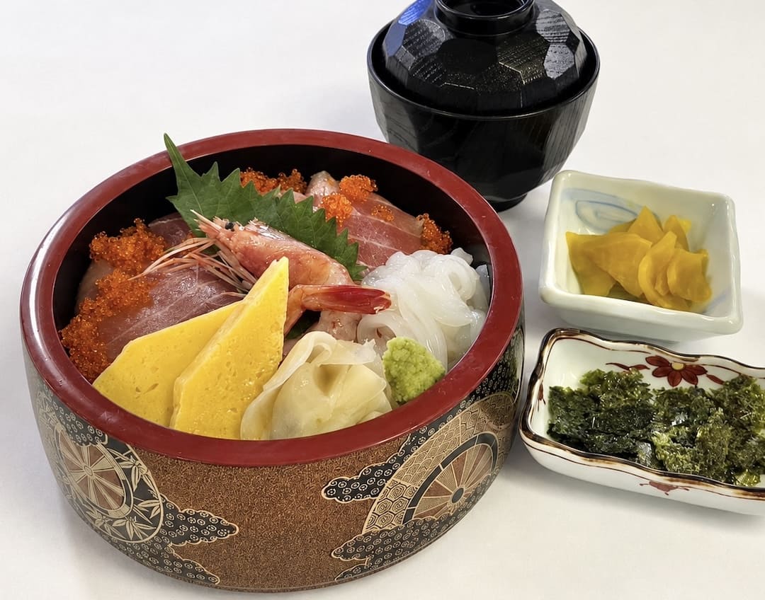 バチ鮪の漬け丼‟赤酢仕立て”