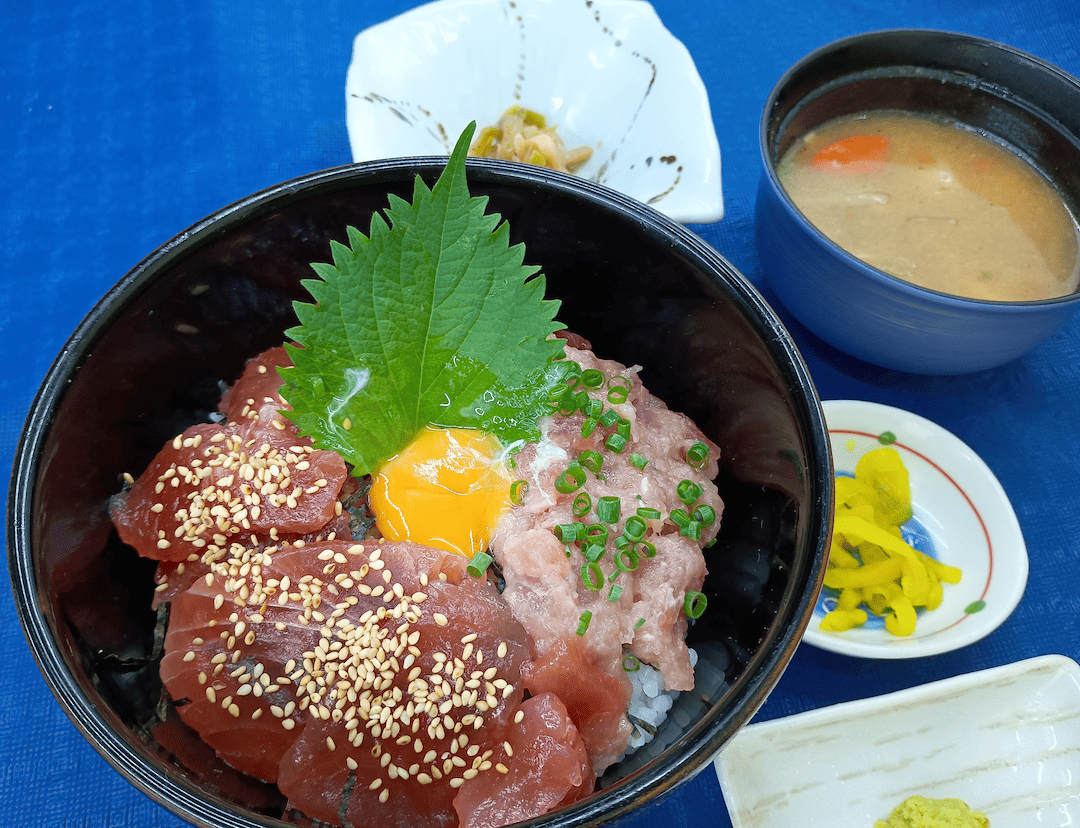 まぐろの漬け丼