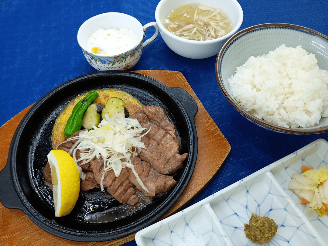 牛タン鉄板焼定食(JGMサラブレッドゴルフクラブのレストラン)
