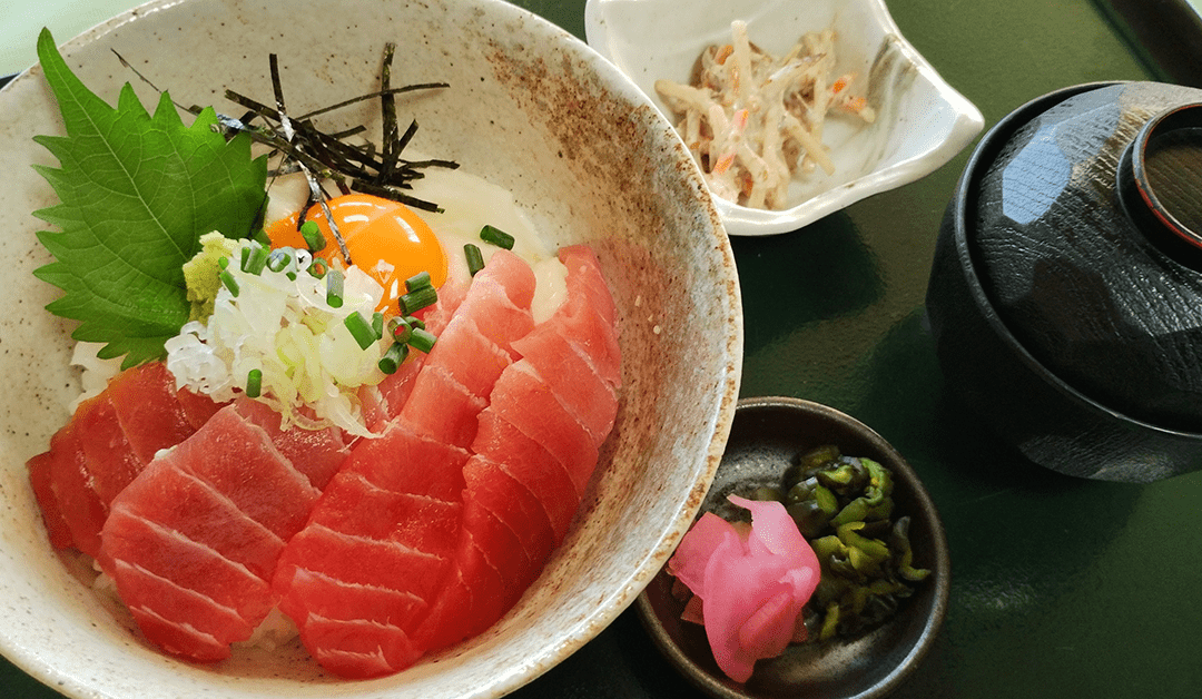 まぐろ漬けとろろ丼